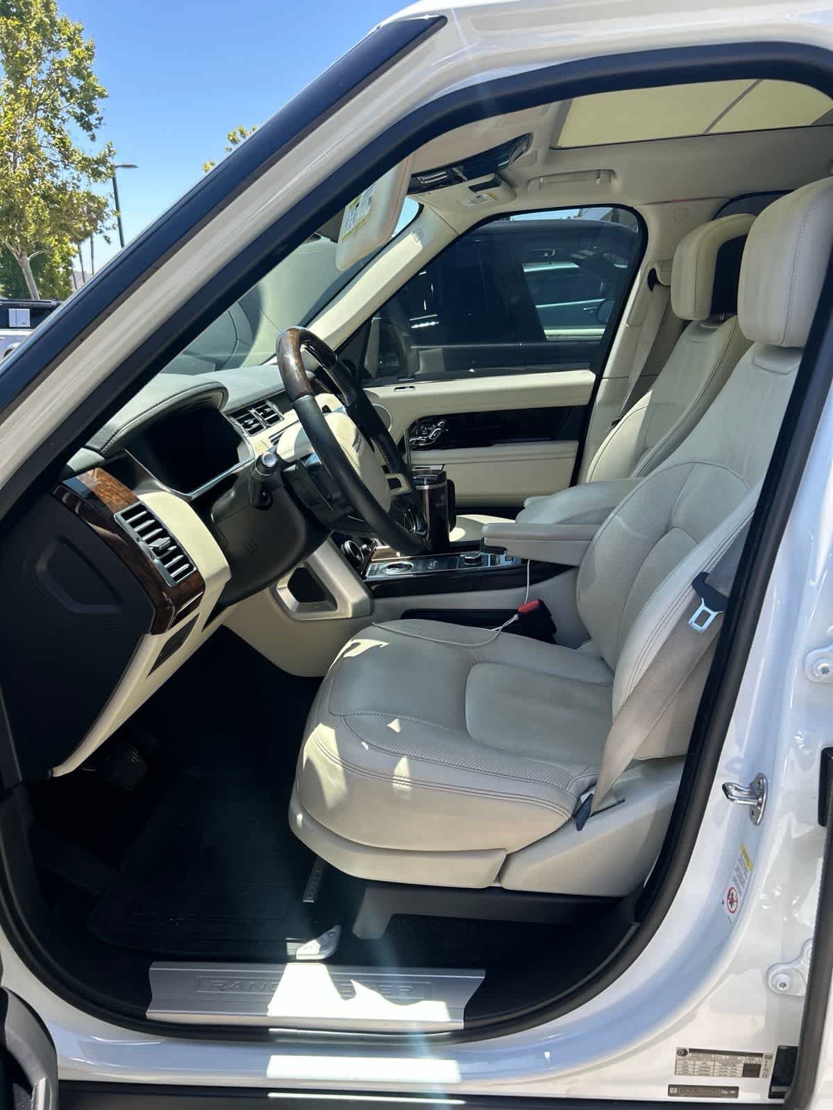 Used 2020  Land Rover HSE image 9