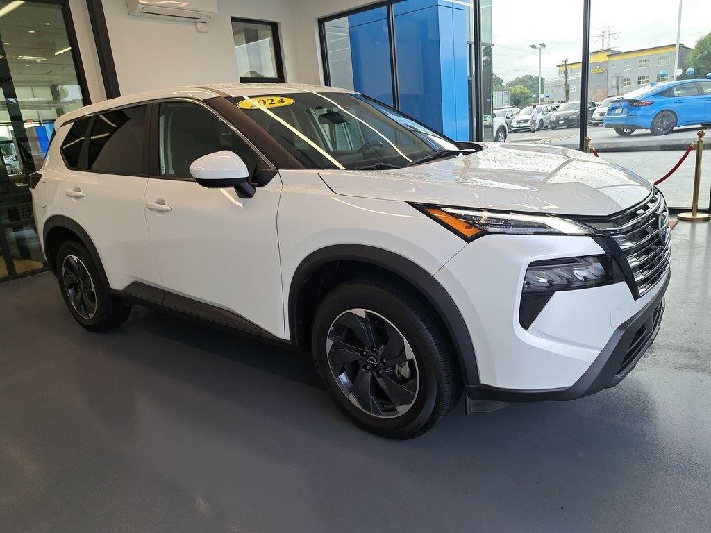 Used 2024 White Nissan SV image 8