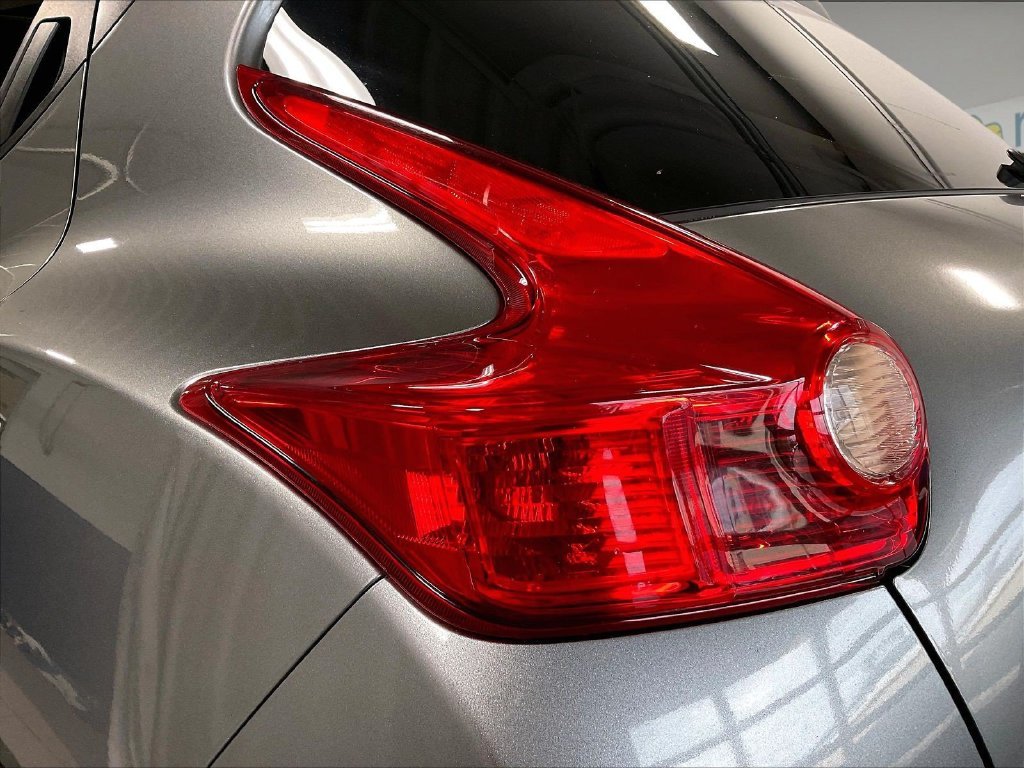 Used 2013 Gray Nissan SV image 33