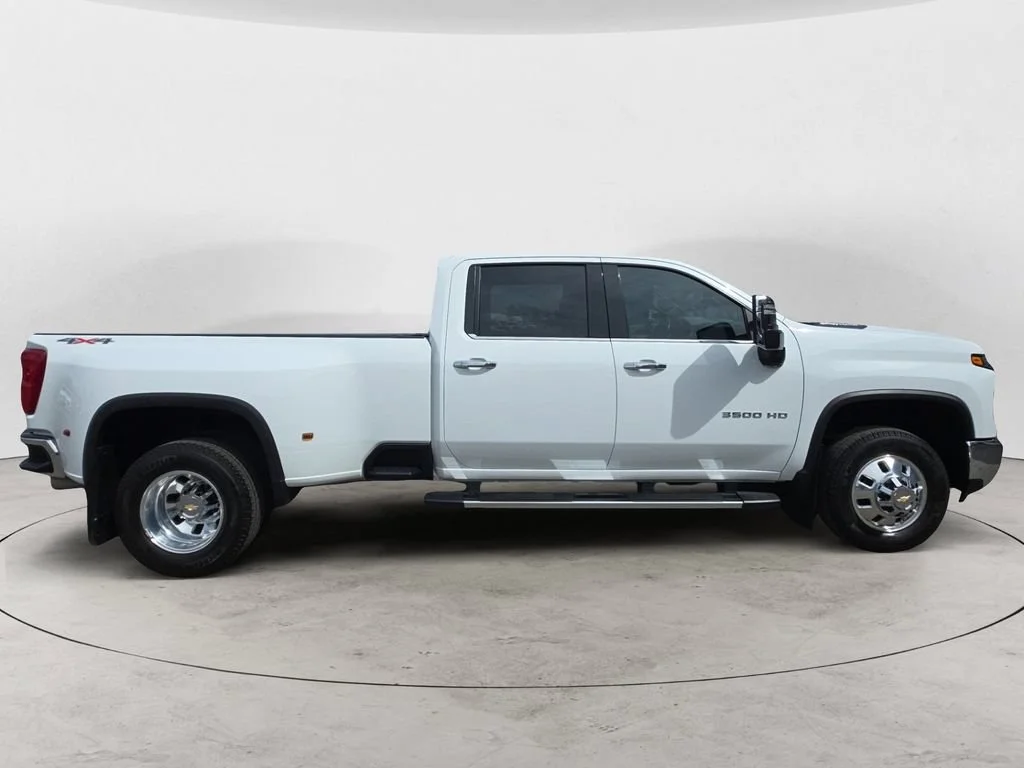 Used 2024 Summit White Chevrolet LTZ DRW image 7