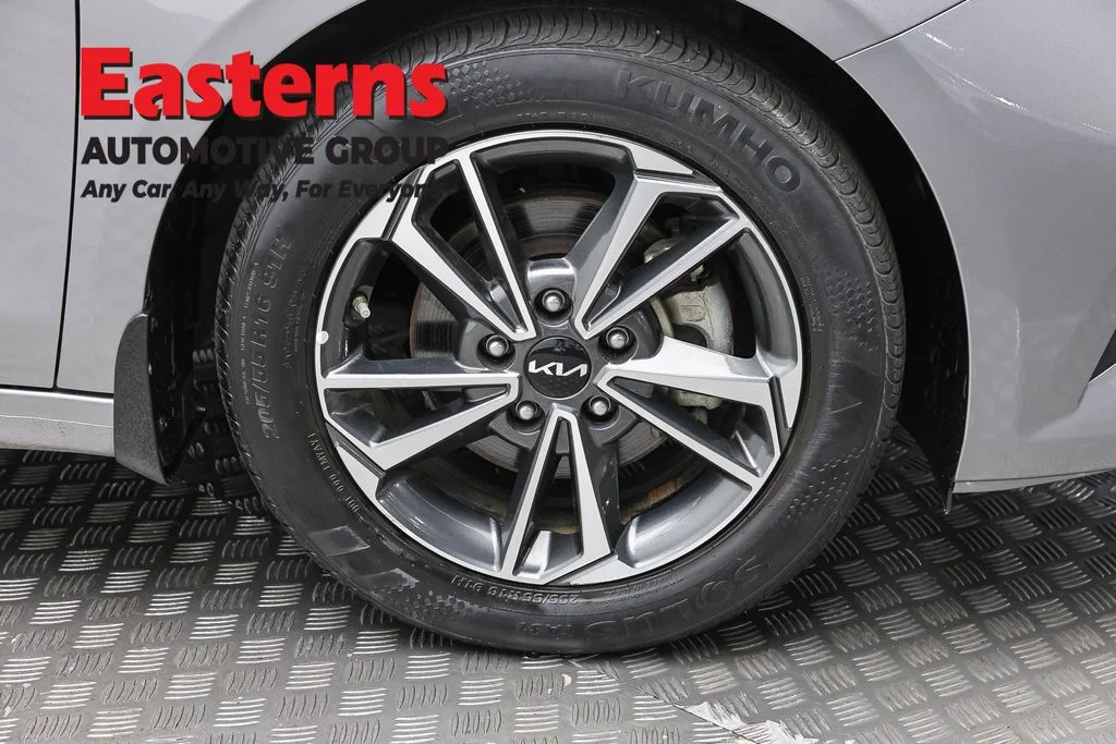 Used 2023 Gray Kia LXS image 31