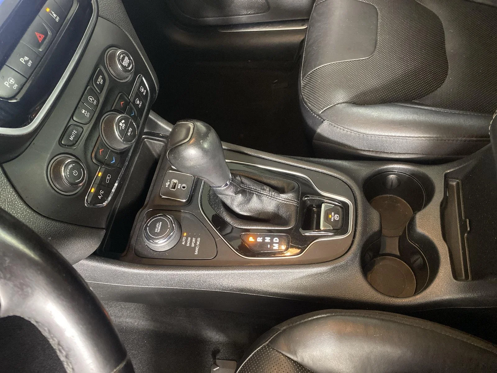 Used 2021 Velvet Red Pearlcoat Jeep Limited image 25
