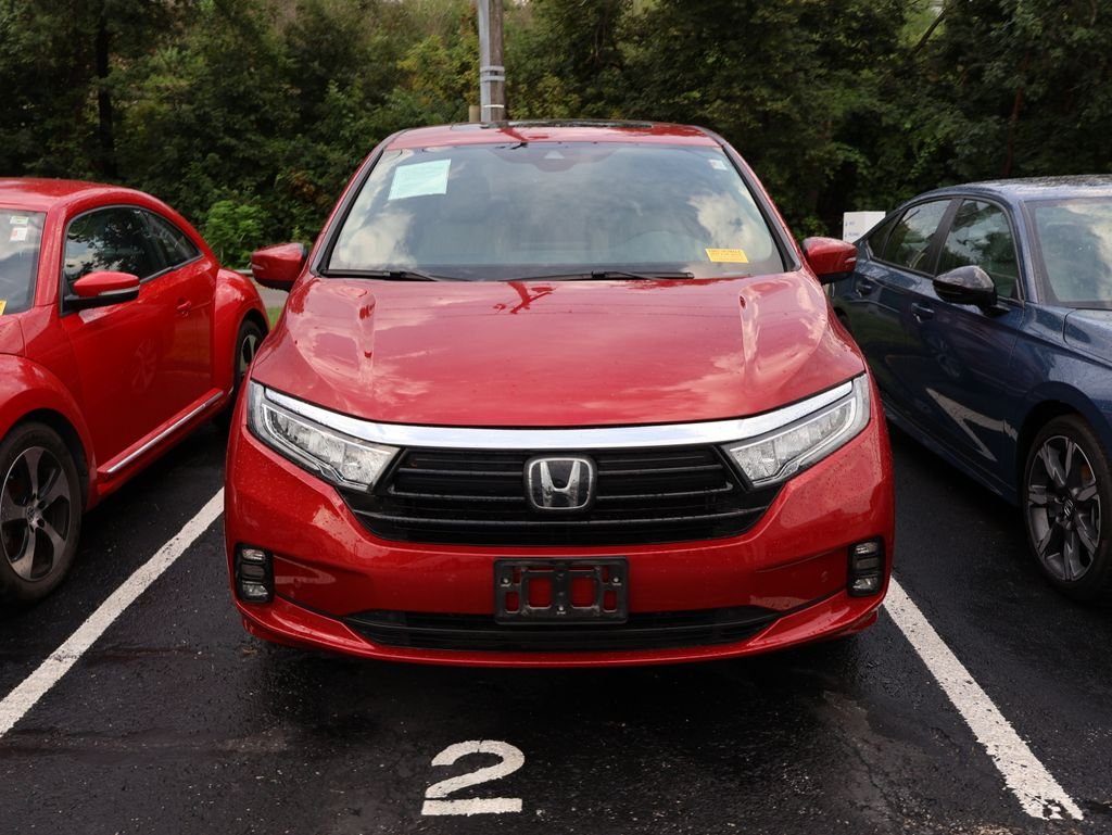 Used 2023 Red Honda Touring image 2
