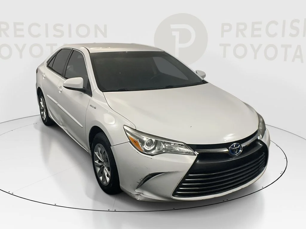 Used 2017 Super White Toyota LE image 1