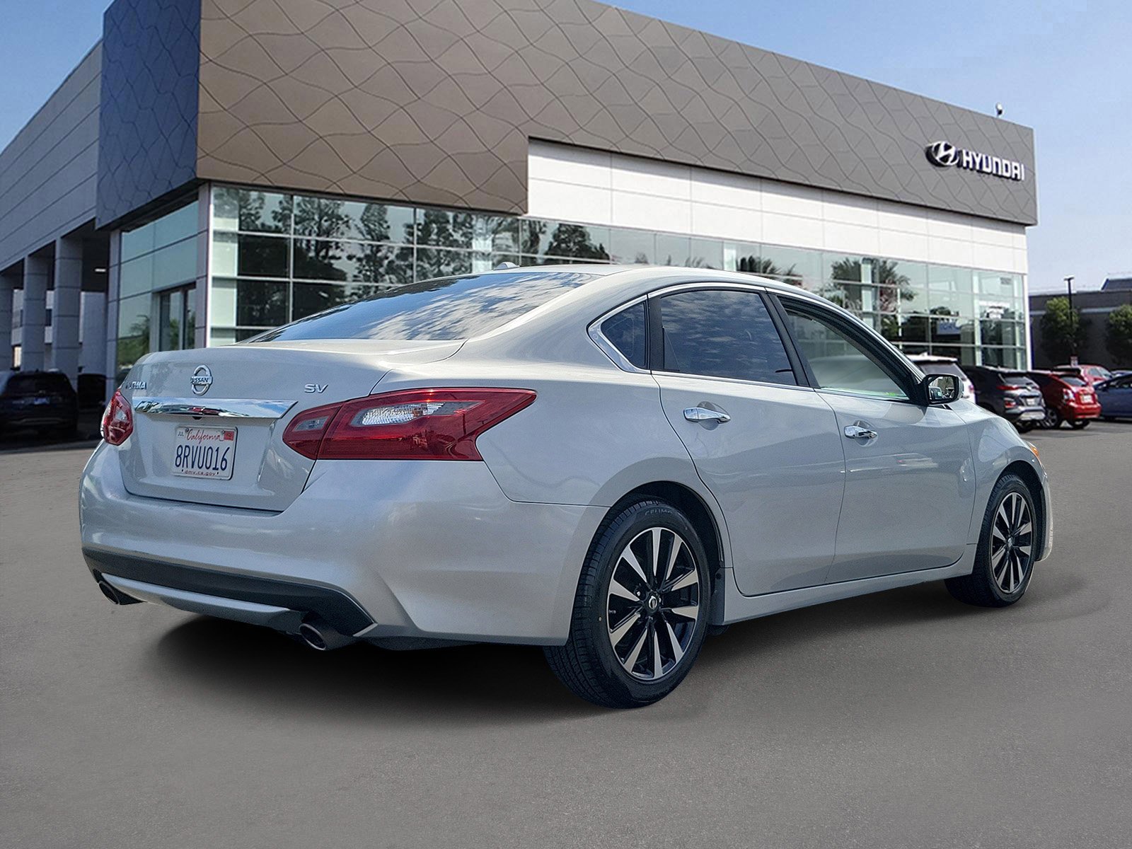 Used 2018 Nissan Altima SV with VIN 1N4AL3AP0JC190347 for sale in Cerritos, CA