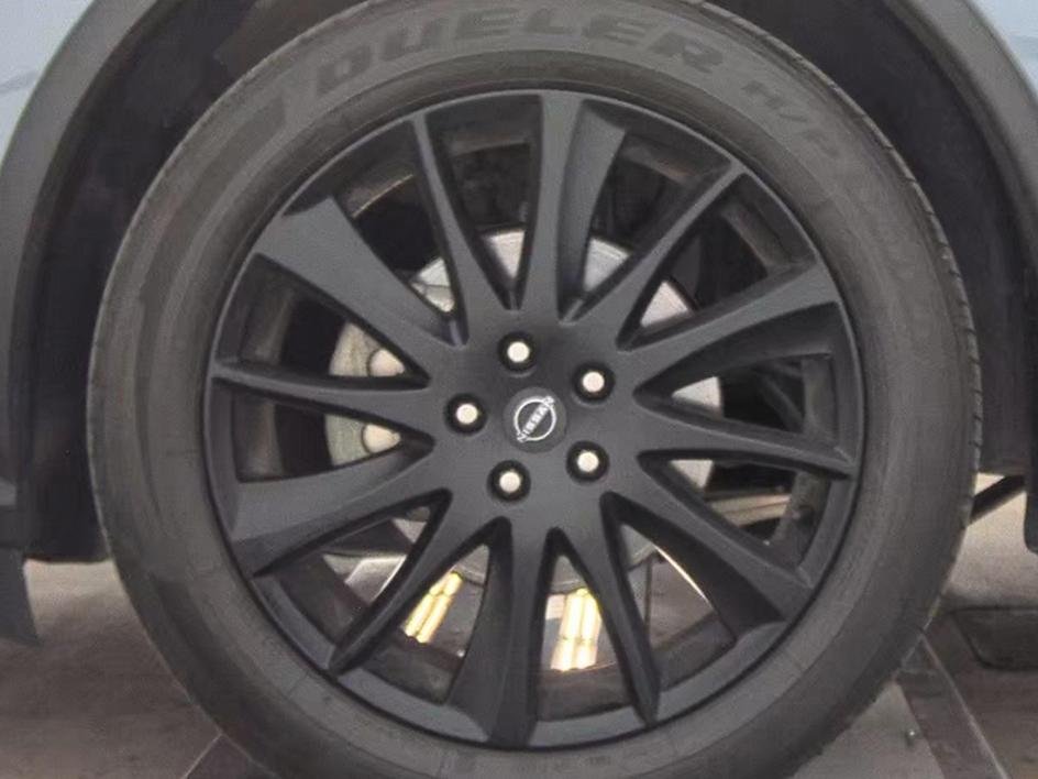 Used 2023 Gray Nissan Platinum image 10