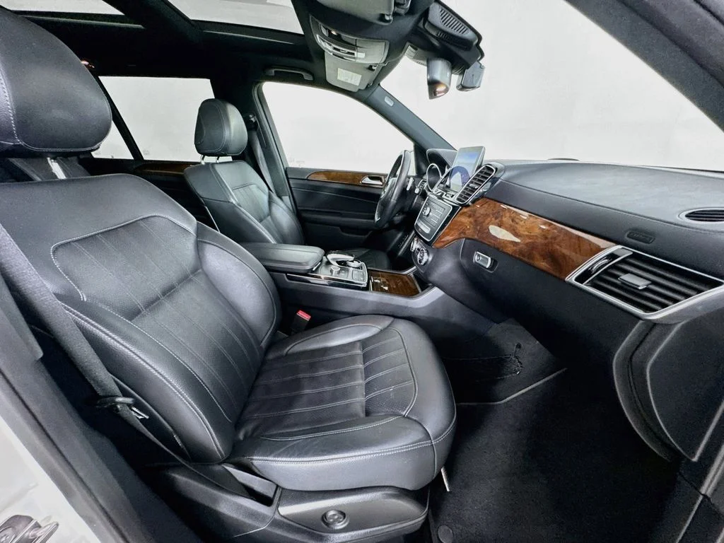 Used 2018  Mercedes-Benz GLS 450 image 38