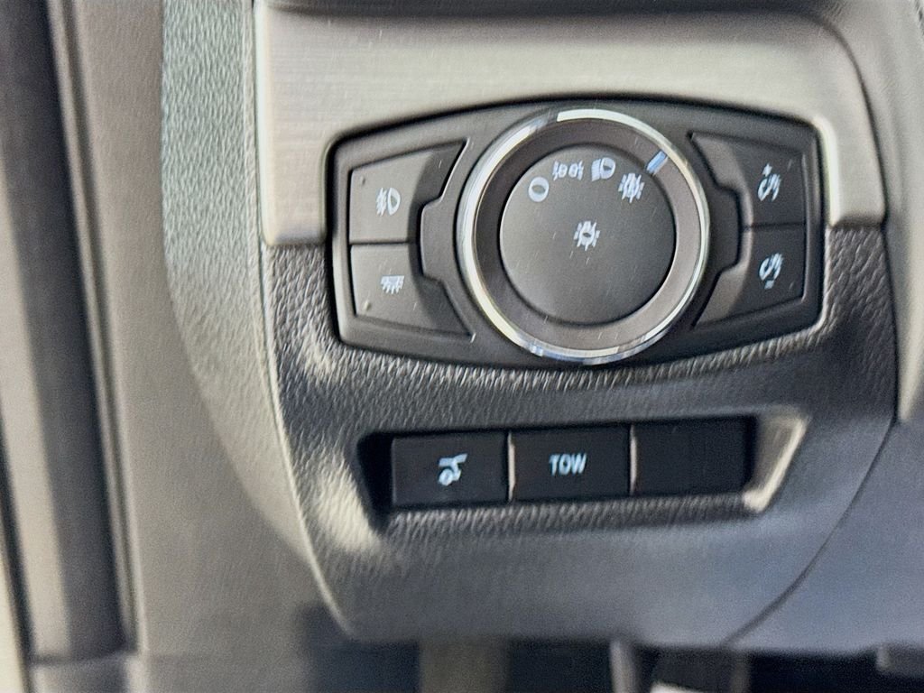 Used 2017 Shadow Black Ford Platinum image 11