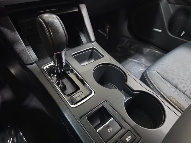 Used 2018 White Subaru 3.6R image 24
