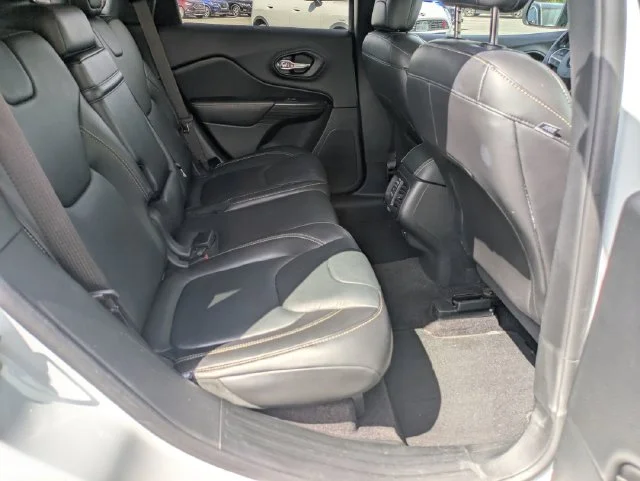 Used 2017 White Jeep Limited image 24