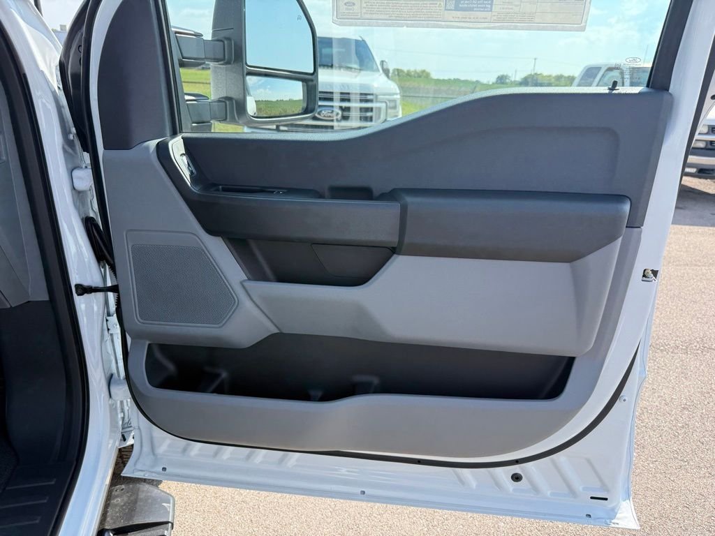 2026 Ford F-350 Super Duty XL - Photo 17