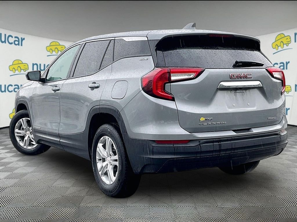 Used 2024 Silver GMC SLE image 4
