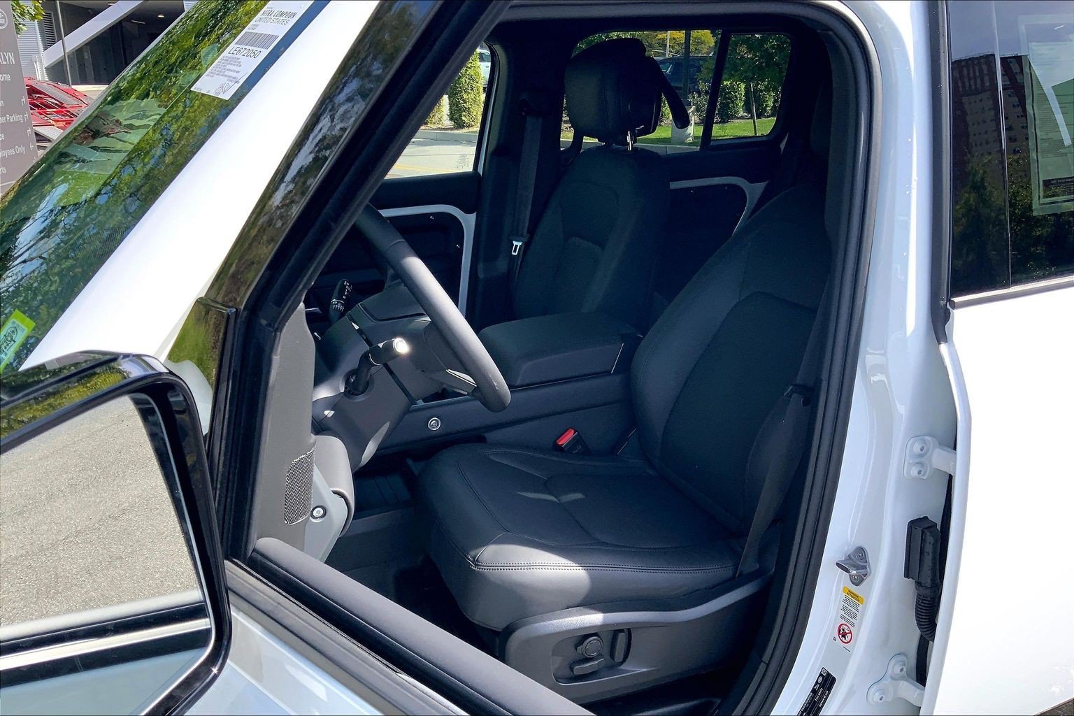 New 2026 Fuji White Land Rover X-Dynamic SE image 9