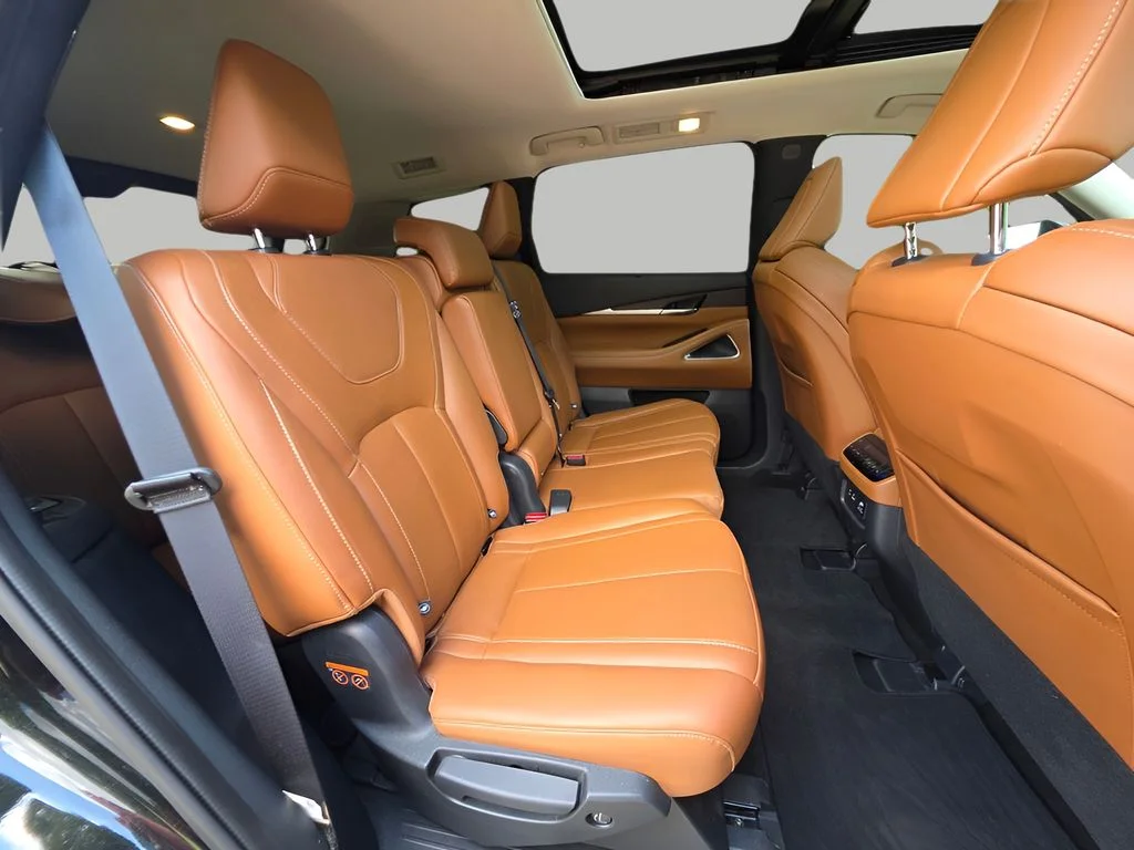 Used 2023 Mineral Black INFINITI Sensory image 9