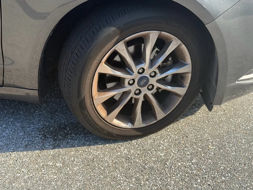 Used 2017 Gray Ford SE image 9