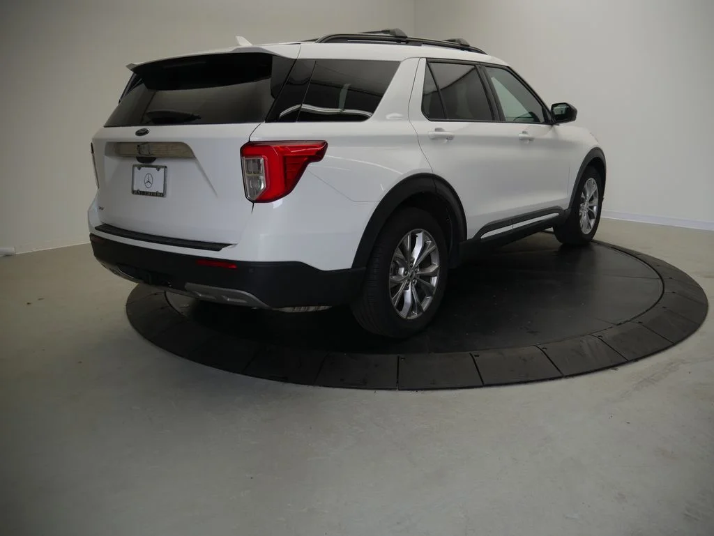 Used 2021 White Metallic Ford XLT image 5