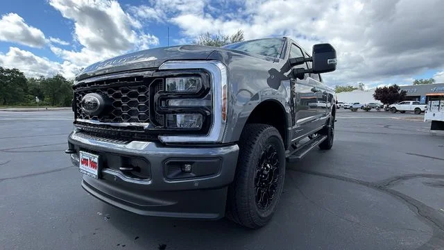 New 2026 Gray Ford Lariat image 9