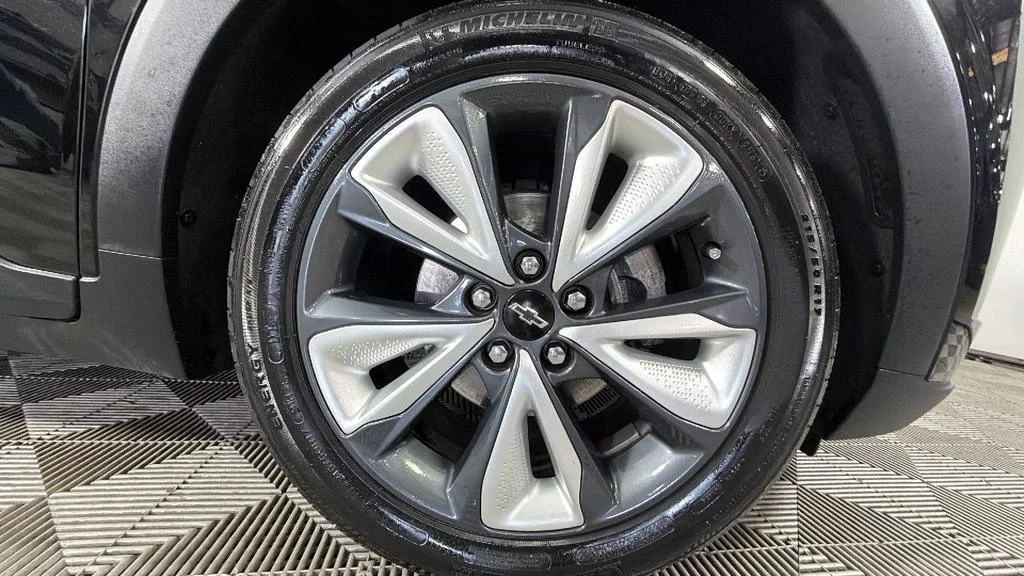 Used 2023 Mosaic Black Metallic Chevrolet LT image 36