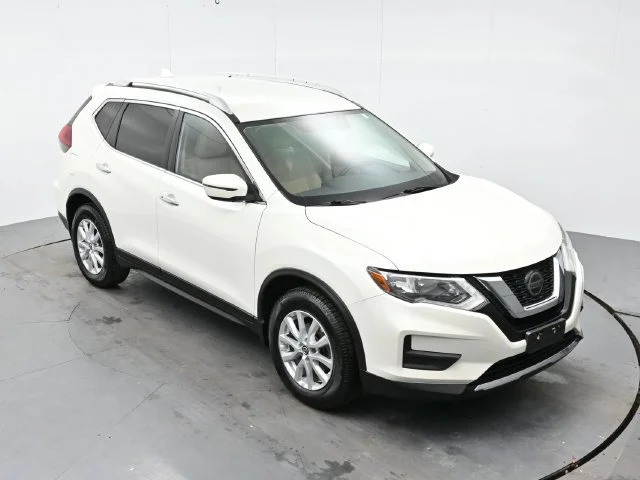 Used 2018 Pearl White Nissan SV image 33