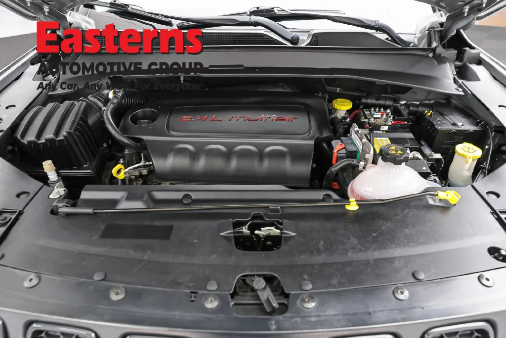 Used 2020 Silver Jeep Latitude image 7