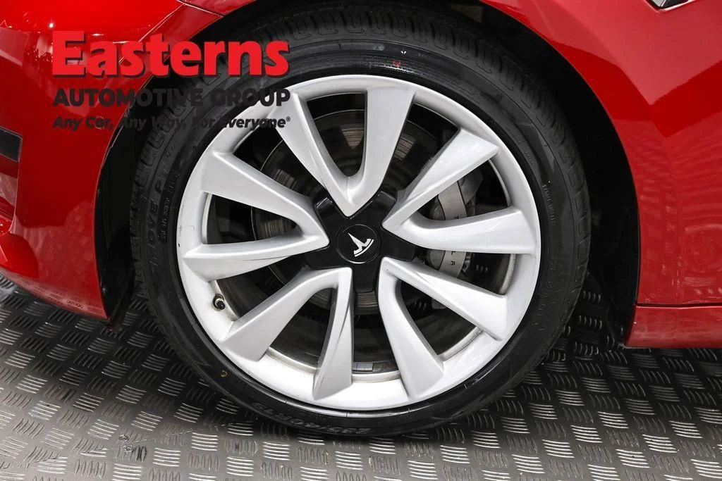 Used 2018 Red Tesla Long Range image 27