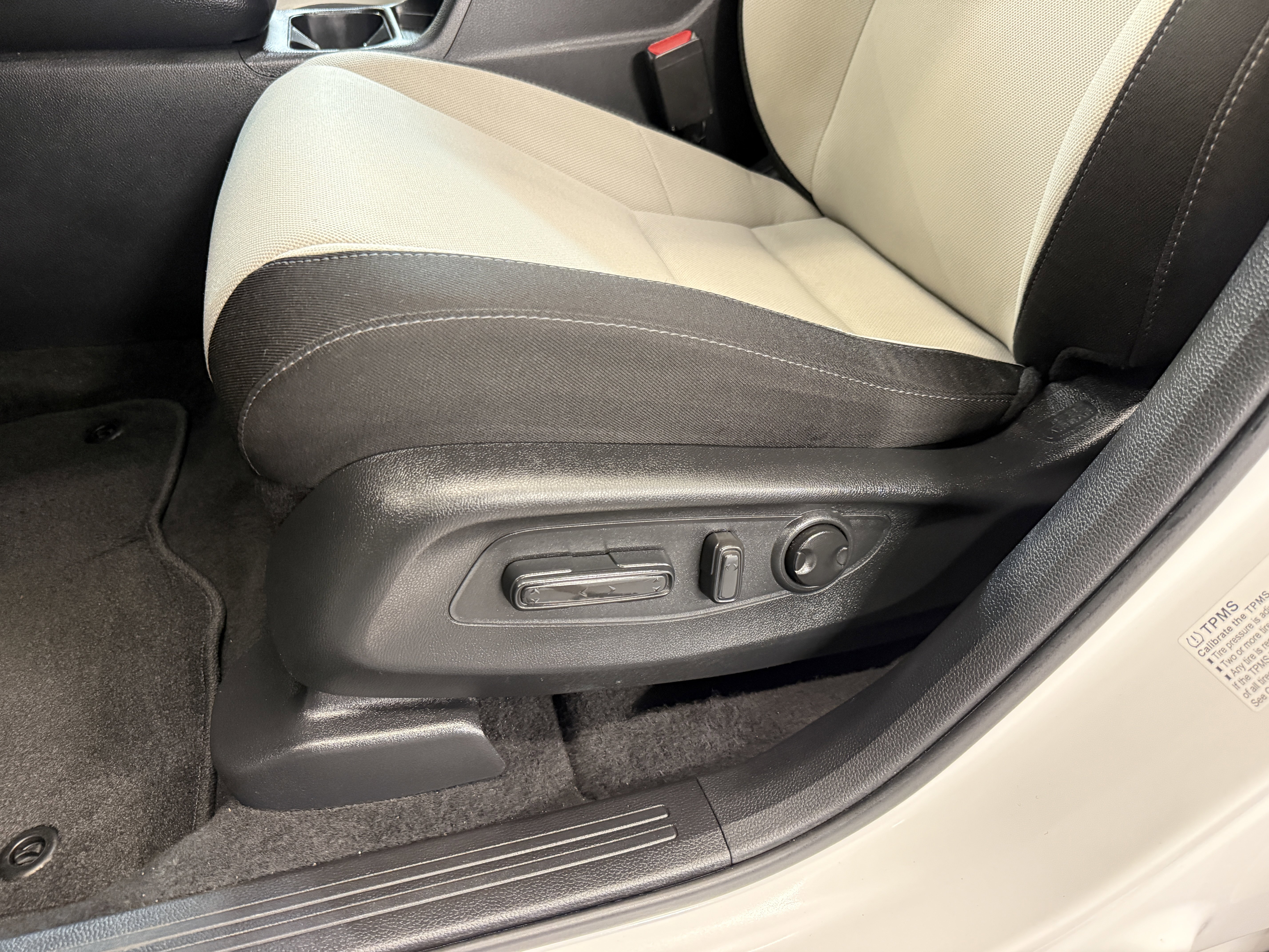Certified Used 2025 Platinum White Pearl Honda EX image 13