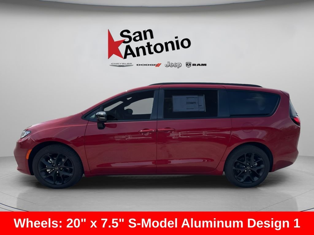New 2026 Red Hot Pearl-Coat Exterior Paint Chrysler Select image 12