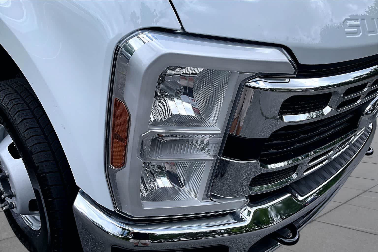 Used 2026 Oxford White Ford XLT image 26