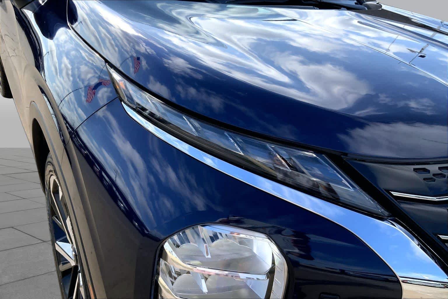 Used 2023 Cosmic Blue Metallic Mitsubishi SE image 27