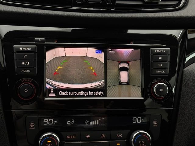 Used 2022 Gun Metallic Nissan SV image 4