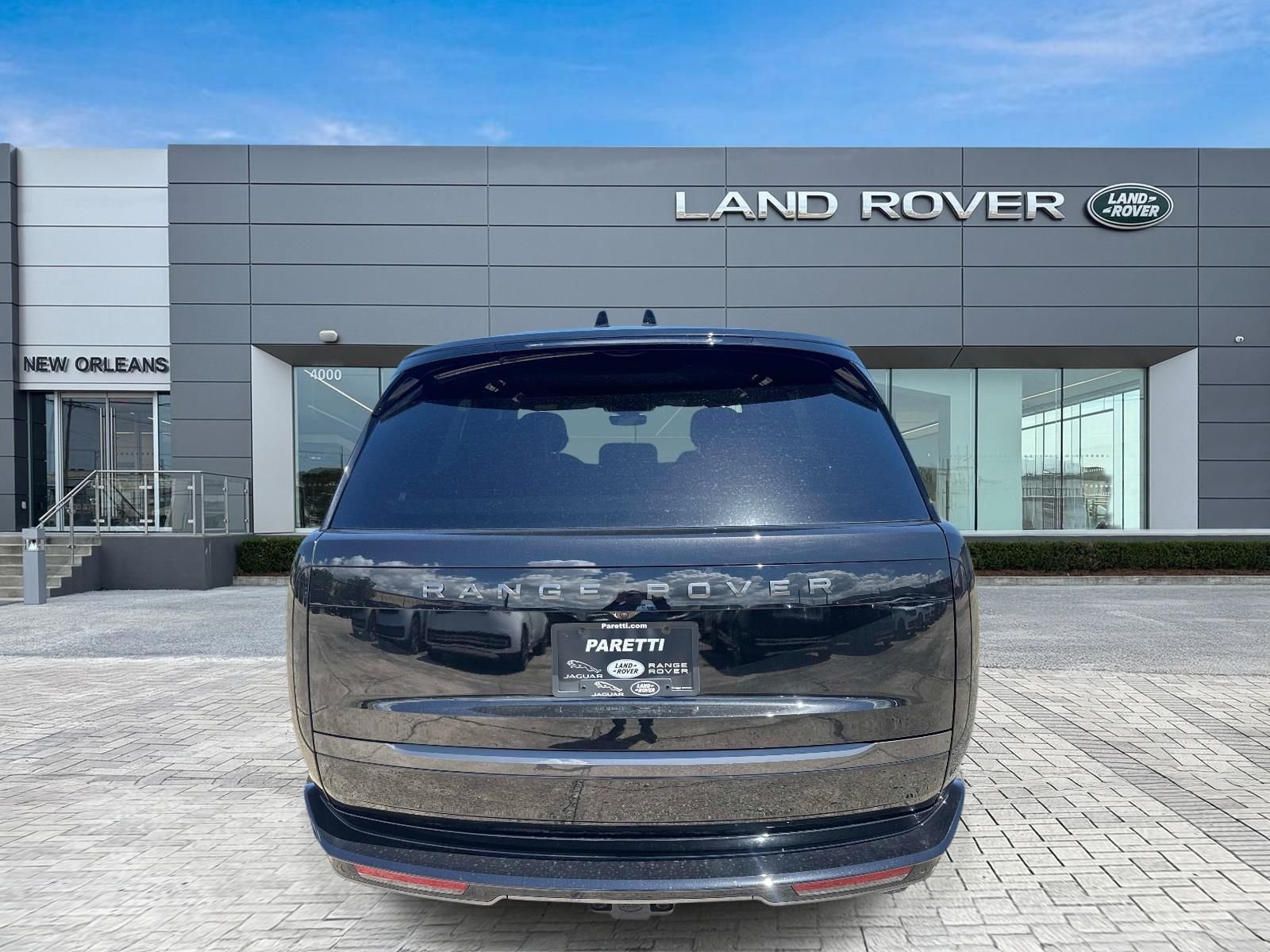 New 2026 Santorini Black Land Rover SE image 6