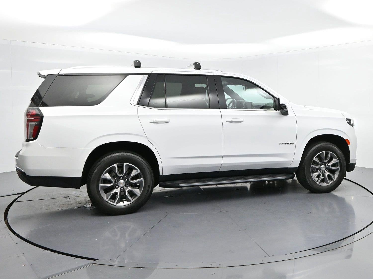 Used 2024 Summit White Chevrolet LT image 8