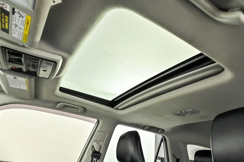 Used 2018 Blizzard Pearl Toyota Limited image 18