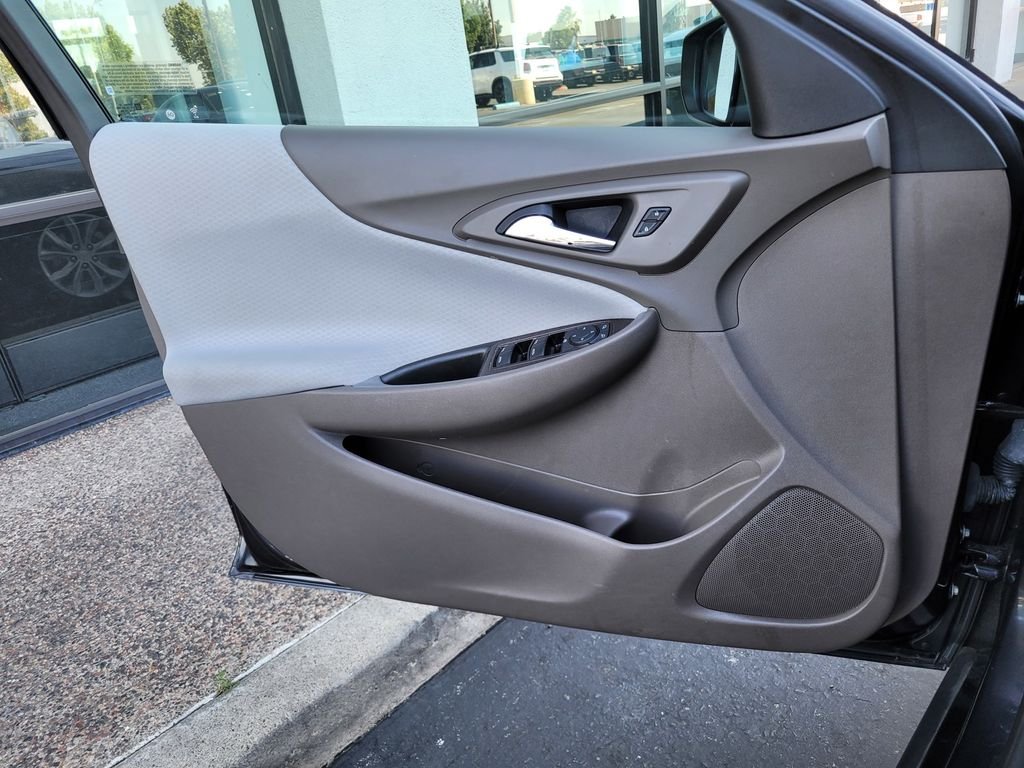 Used 2022 Gray Chevrolet LT image 27