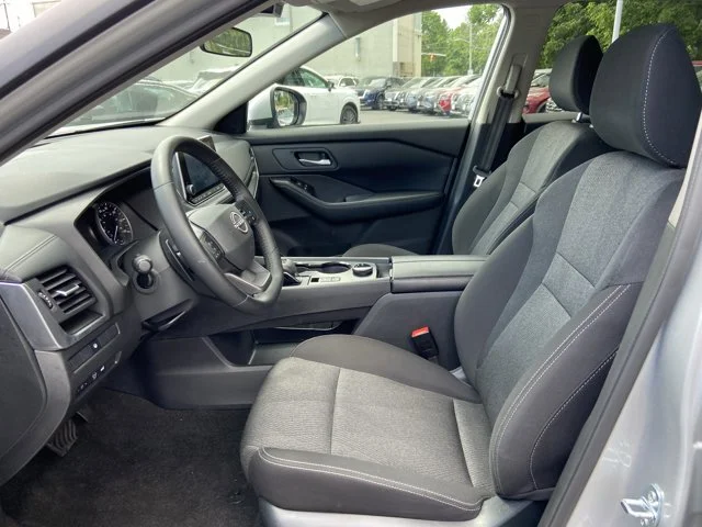 2025 Nissan Rogue SV - Photo 22