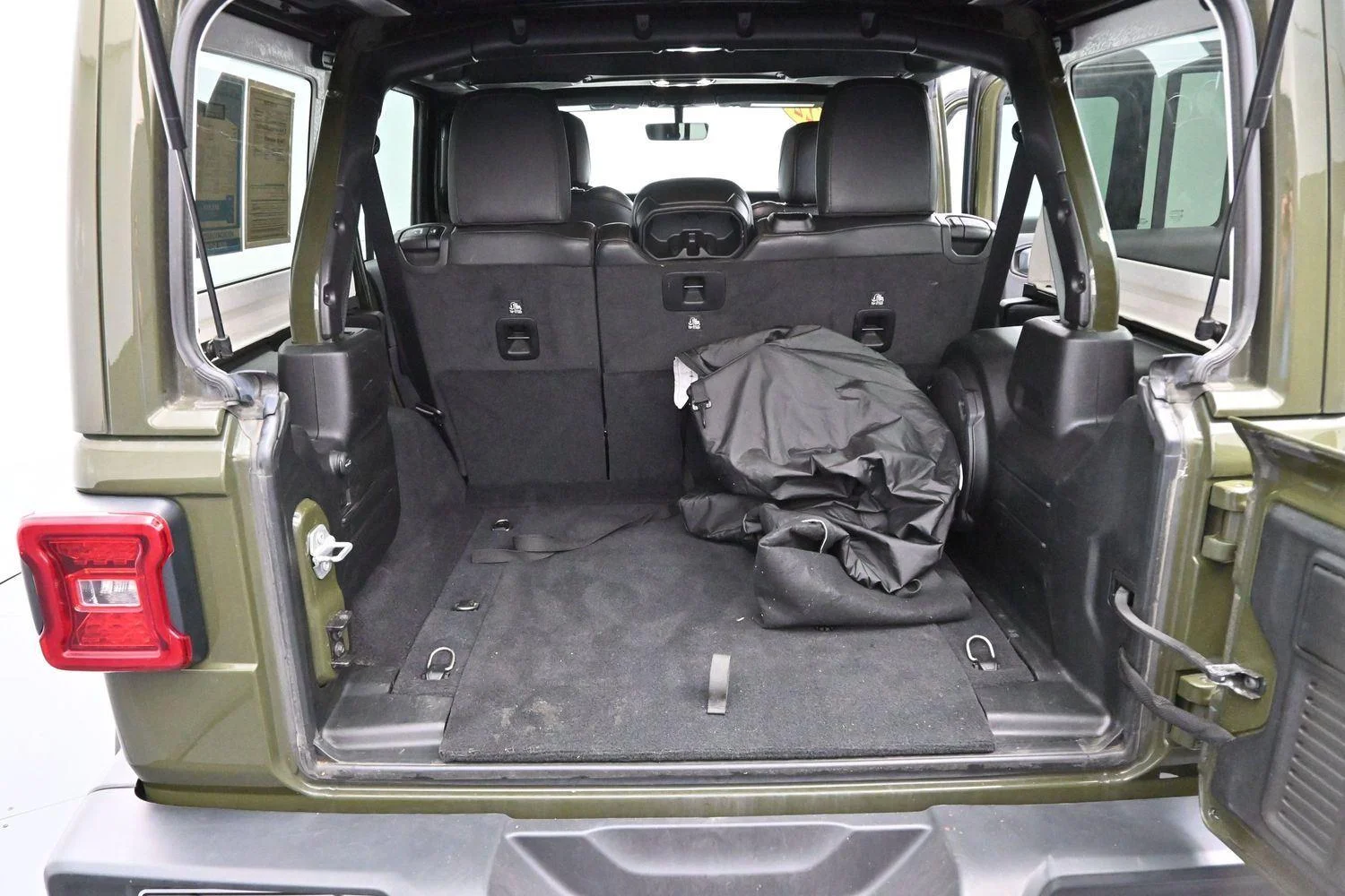 Used 2022 Sarge Green Clearcoat Jeep Unlimited Sahara Altitude image 10