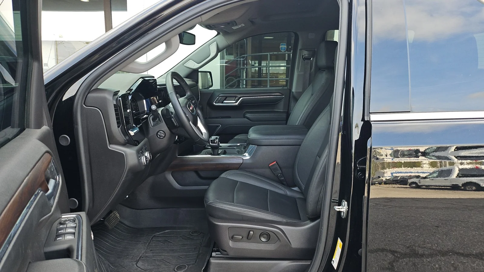 Used 2024 Black GMC SLT image 13