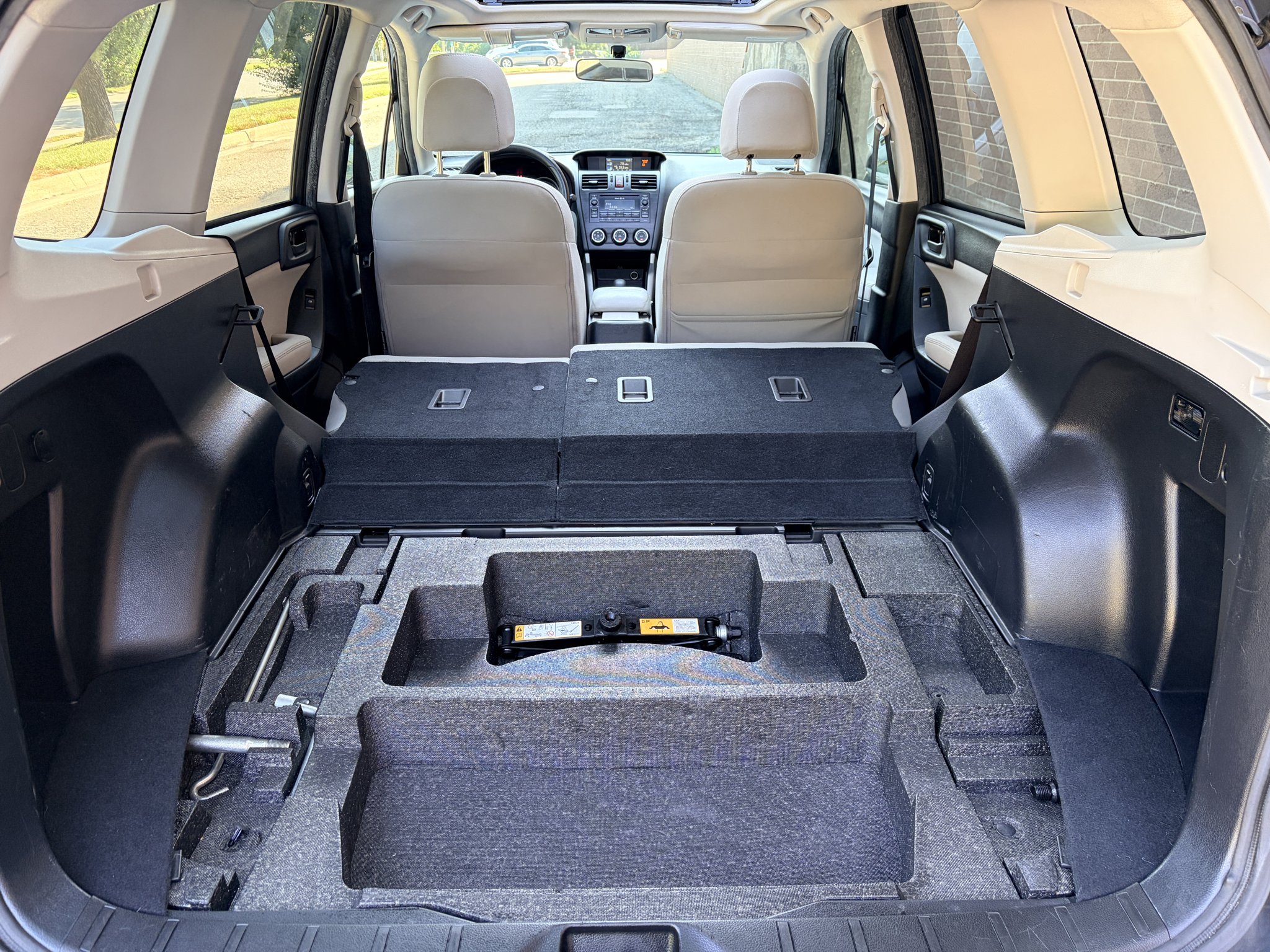 Used 2015 Dark Gray Metallic Subaru 2.5i Premium image 25