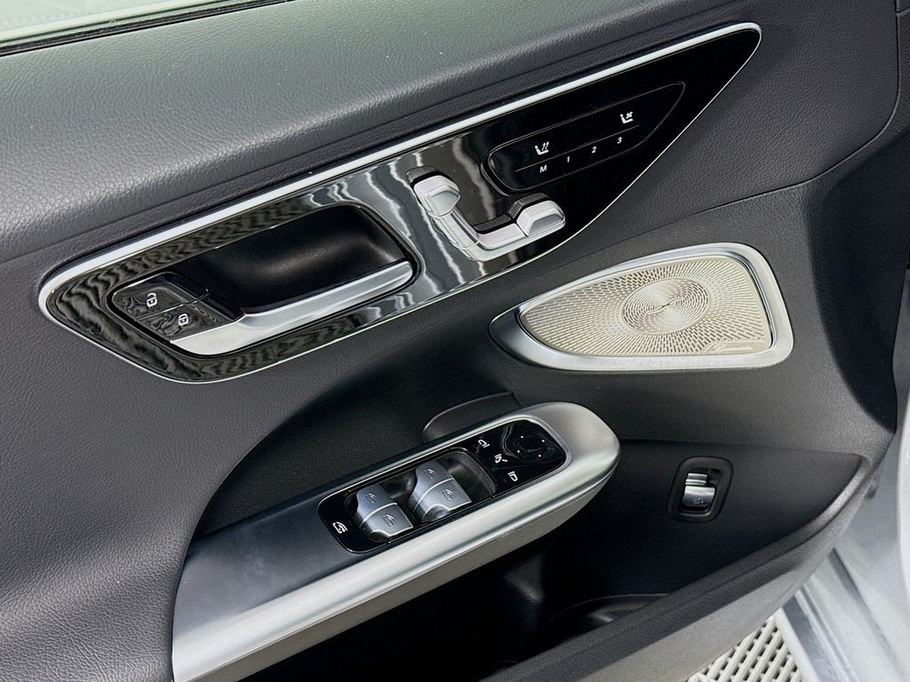 2025 Mercedes-Benz C-Class Sedan C 300 - Photo 18