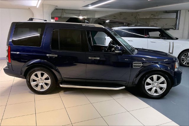 Used 2016 Blue Land Rover HSE image 9
