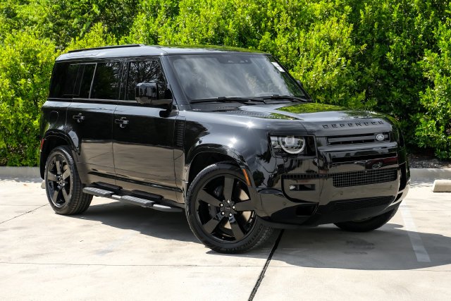 New 2026 Santorini Black Land Rover X-Dynamic SE image 7