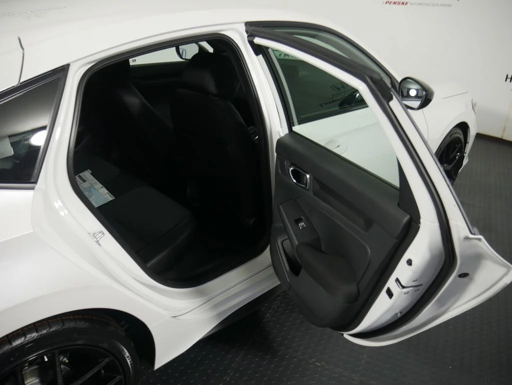 2026 Honda Civic Hatchback Sport - Photo 8