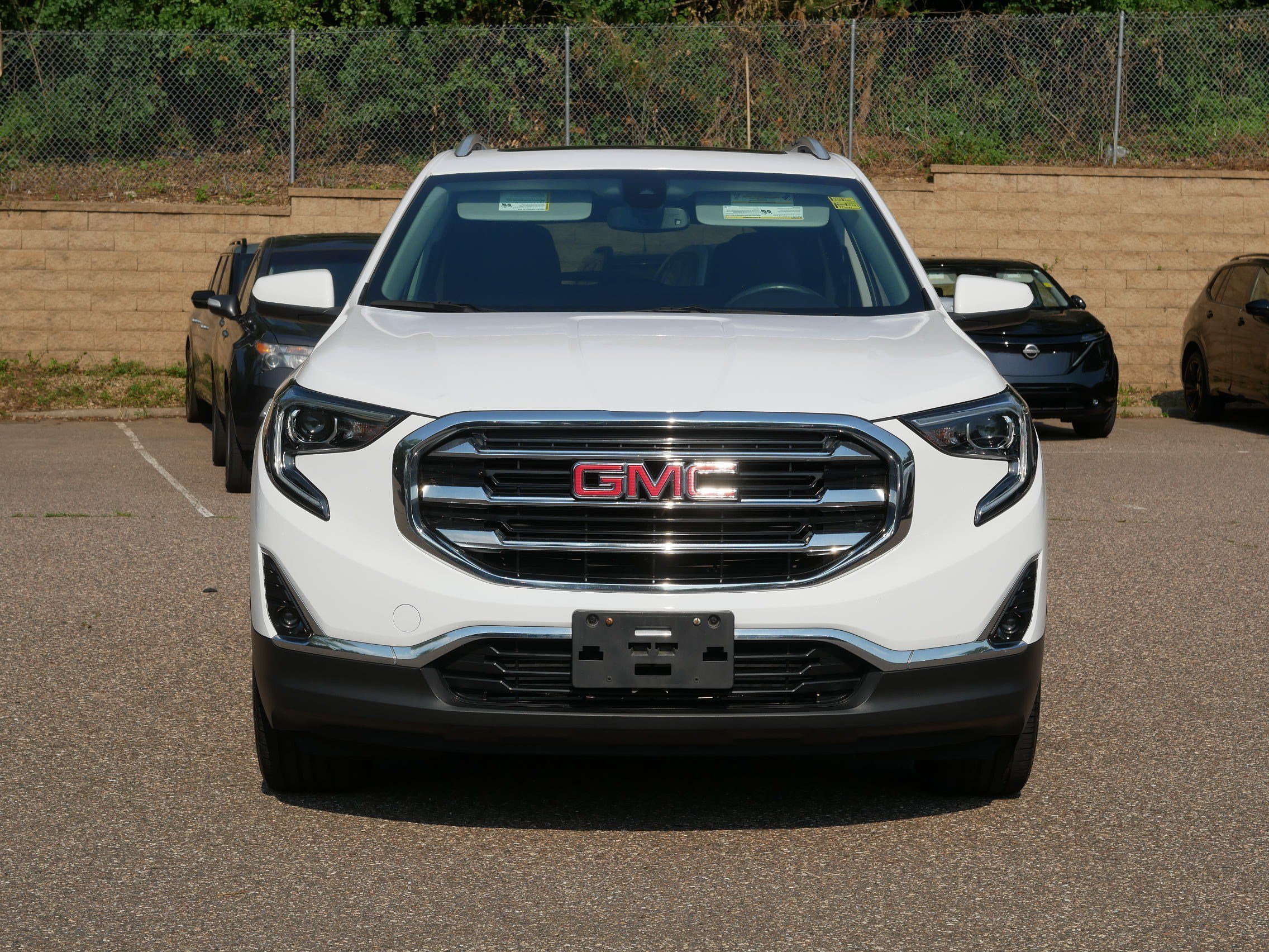 Used 2018 Summit White GMC SLT image 2
