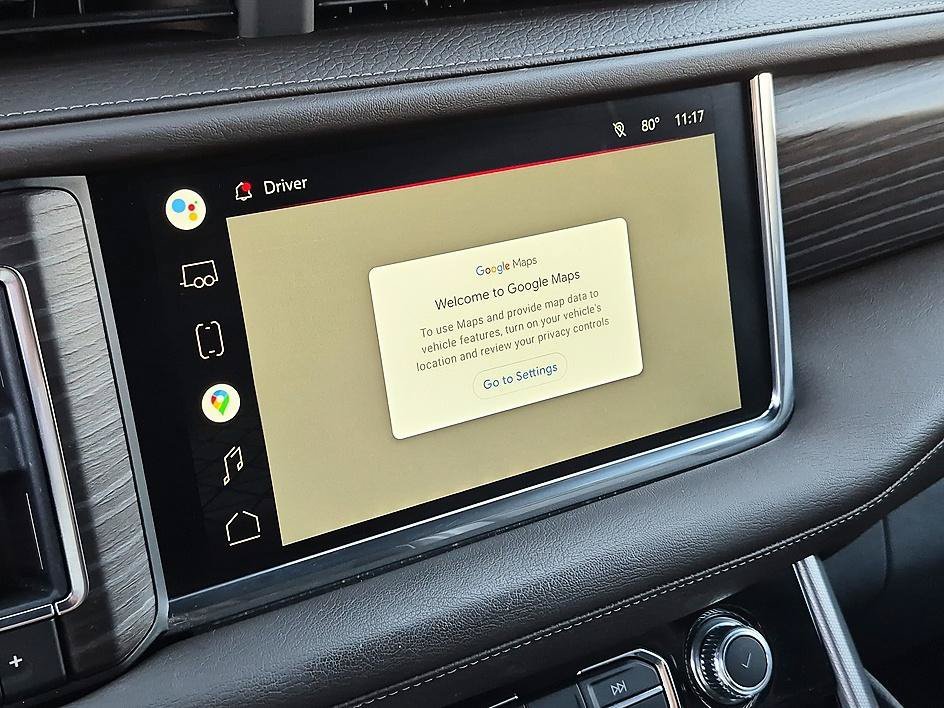 Used 2022 White Frost GMC Denali image 24
