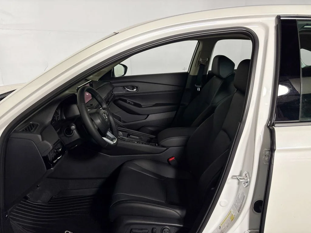 New 2026 Platinum White Pearl Honda Touring image 11