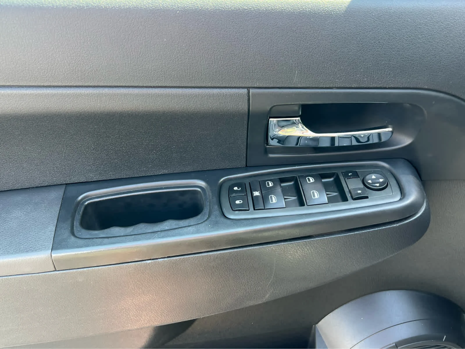 Used 2010 Stone White Clearcoat Jeep Sport image 29