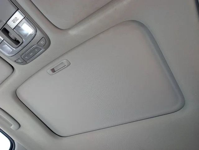 Used 2022 Moss Kia EX image 9