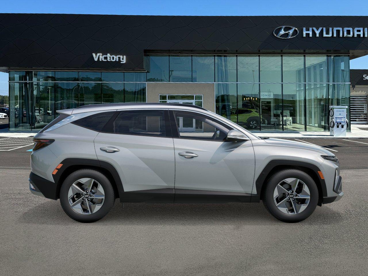 New 2026 Shimmering Silver Hyundai SEL Premium image 7