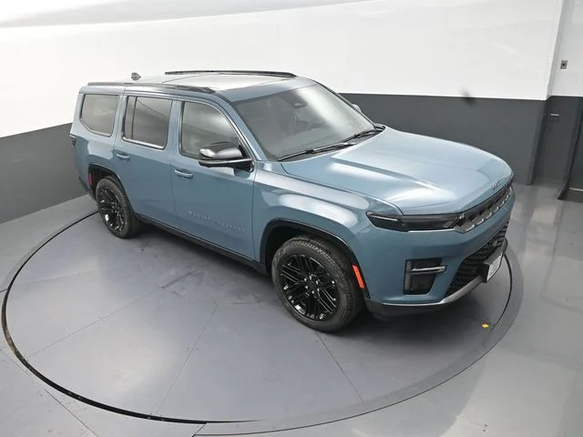 New 2026 Steel Blue Exterior Paint Jeep Limited Reserve image 11