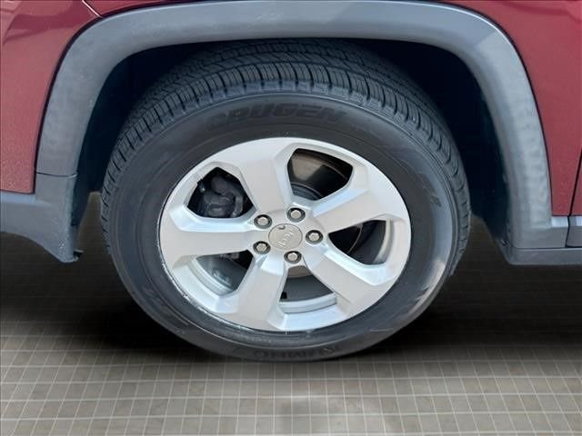 Used 2021 Red Jeep Latitude image 15